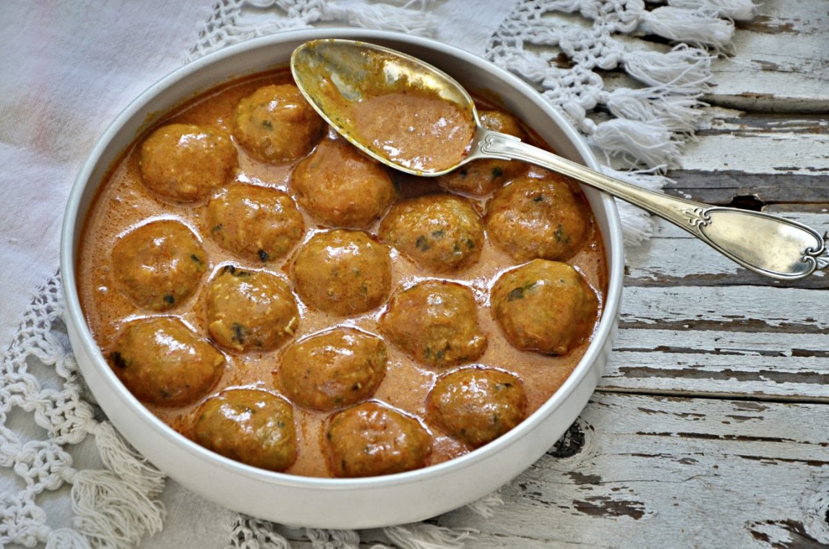 Fleischbällchen mit Curry und Kokosnusscreme